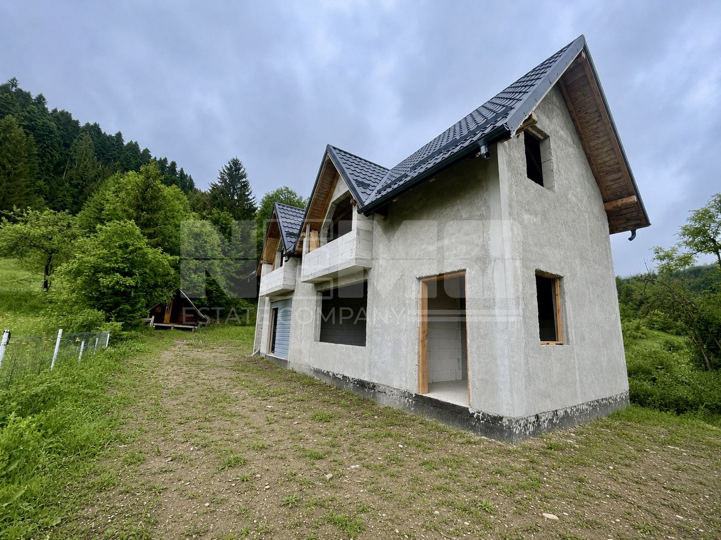CASA LA ROSU | 12 ARI | SUCEVITA | LANGA PADURE - Poză 1
