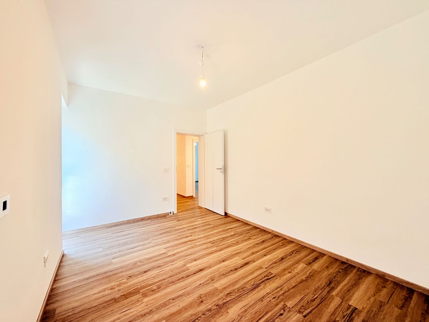 Casa parter prima închiriere – liniste si acces rapid spre centru - Poză 11