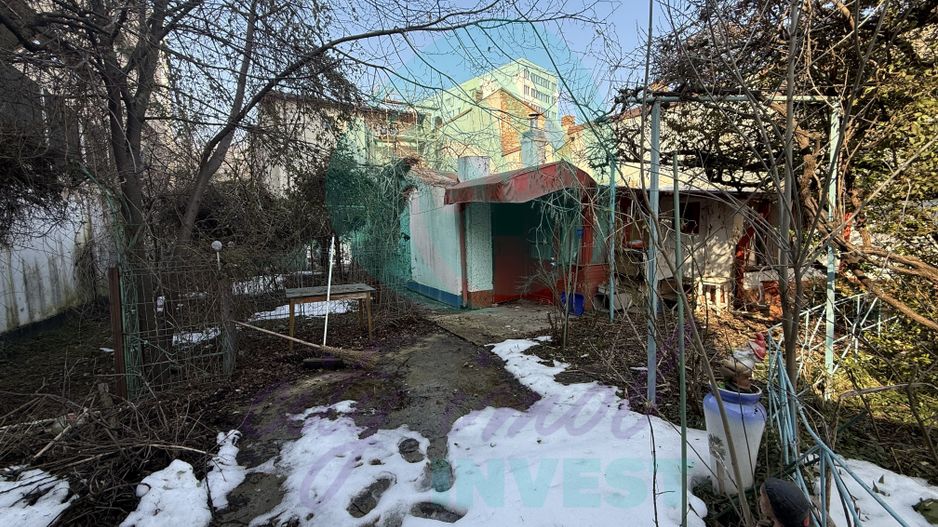 "Casa bunicii" pe un lot de teren de 307 mp - Poză 2