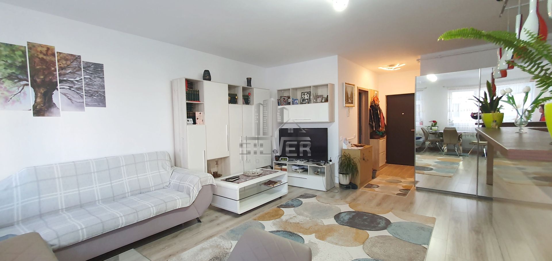 Apartament cu 2 camere si parcare exterioara, zona BMW! - Poză 1
