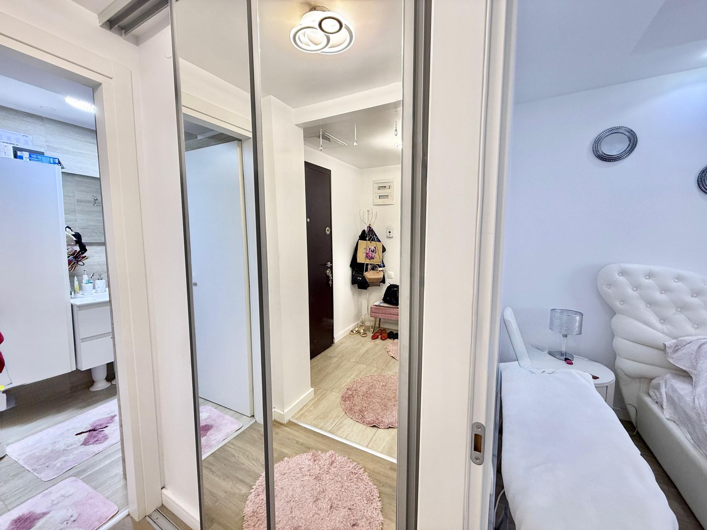 COSMOPOLIS - Apartament cu 2 camere, mobilat si utilat. - Poză 8