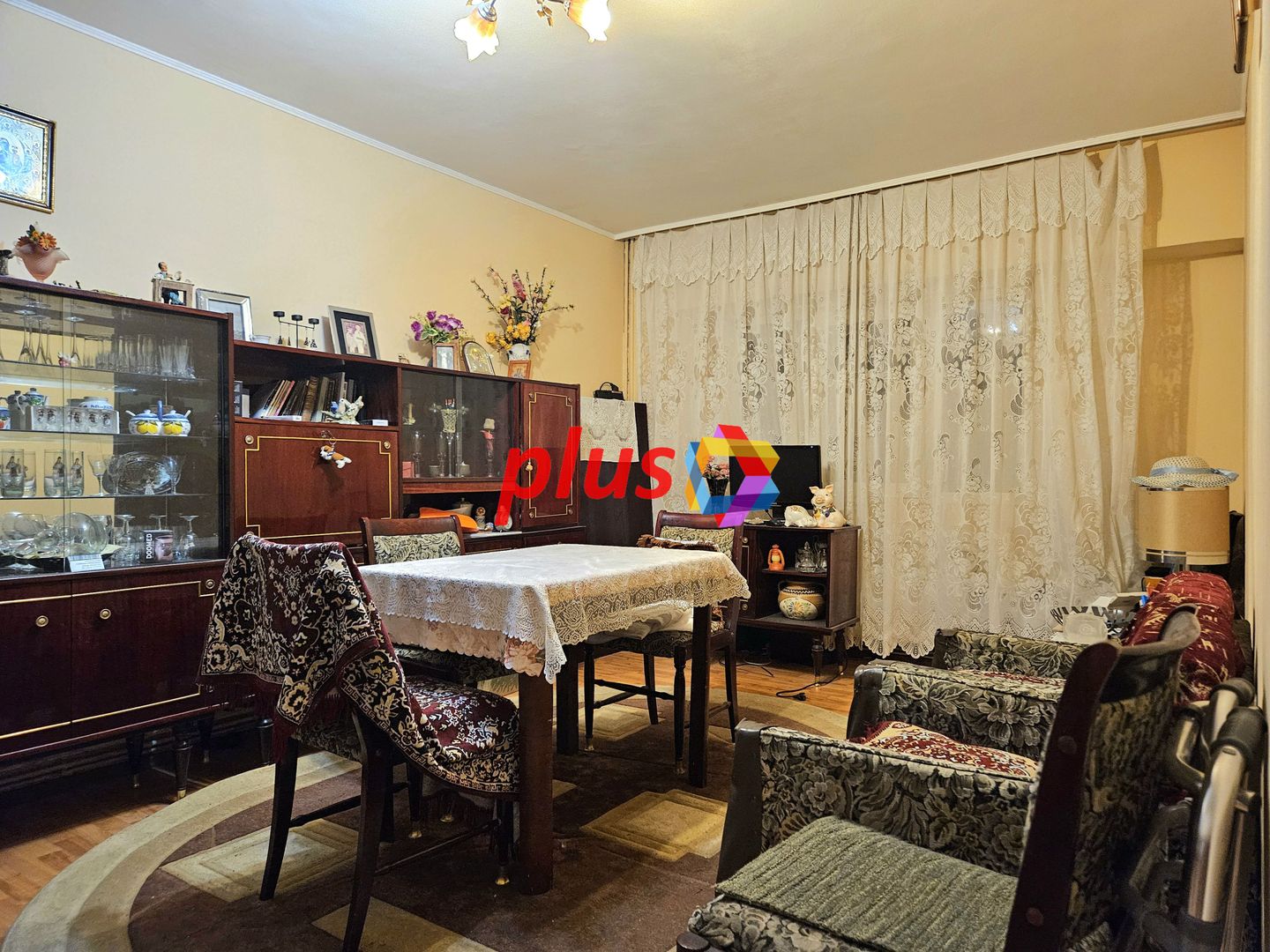 Apartament cu trei camere, zona Racadau 76 mp - Poză 1