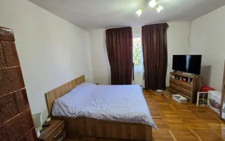 Casa cu 2 camere + anexe, toate utilitatile, 295 mp teren, zona Centru - Poză 11