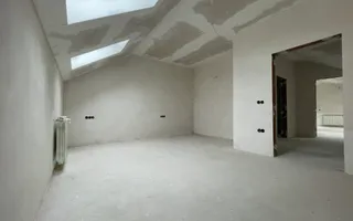 Casa rezidențială cu 7 camere, 3 băi, dressing, pivniță – Sura Mica - Poză 17