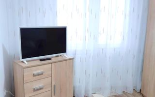 De inchiriat apartament cu 2 camere Micro 19, etaj 1, 350 euro - Poză 2