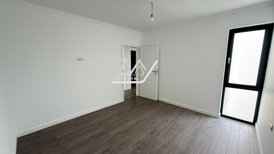 Duplex finalizat despartit prin camera tehnica. 3 dormitoare. 2 balcoane. - Poză 17