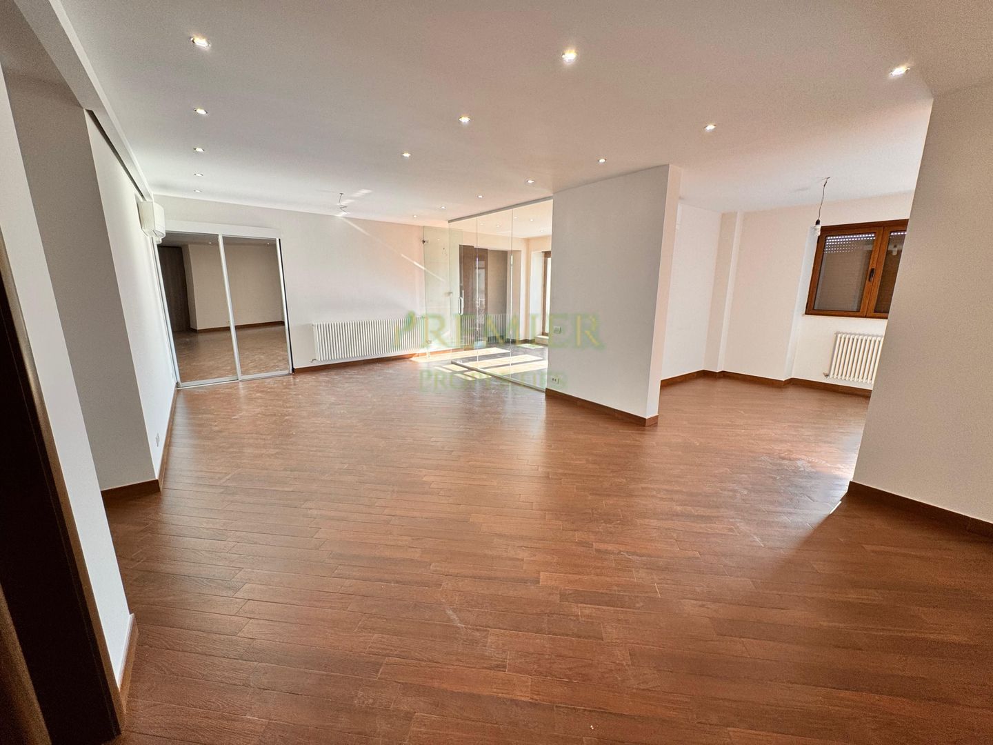 Apartament  bloc 2010 Dorobani - Poză 1