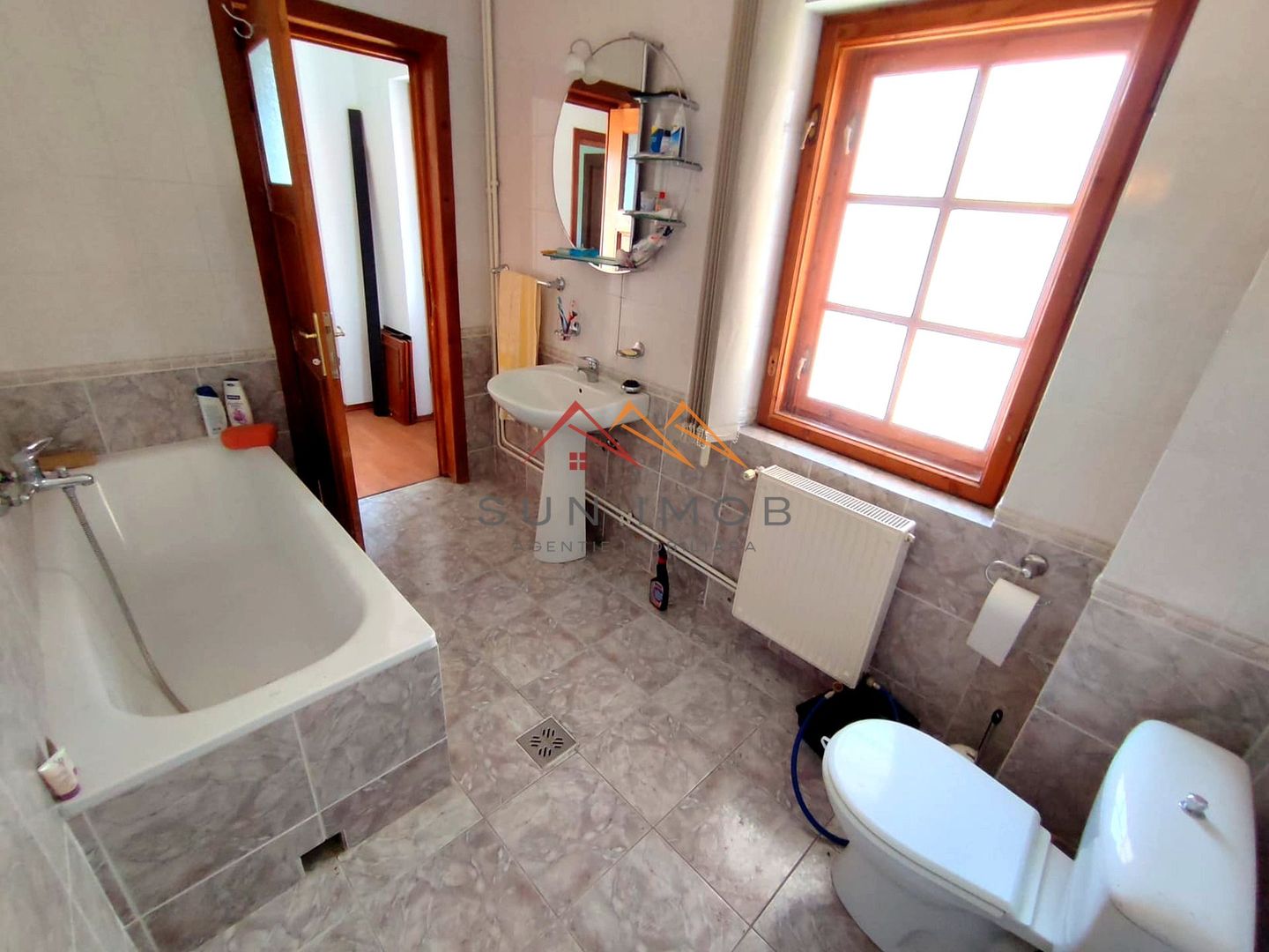 VILĂ DE VÂNZARE | CORNU DE JOS | 2.392 MP TEREN | PISCINĂ | 250.000 - Poză 12
