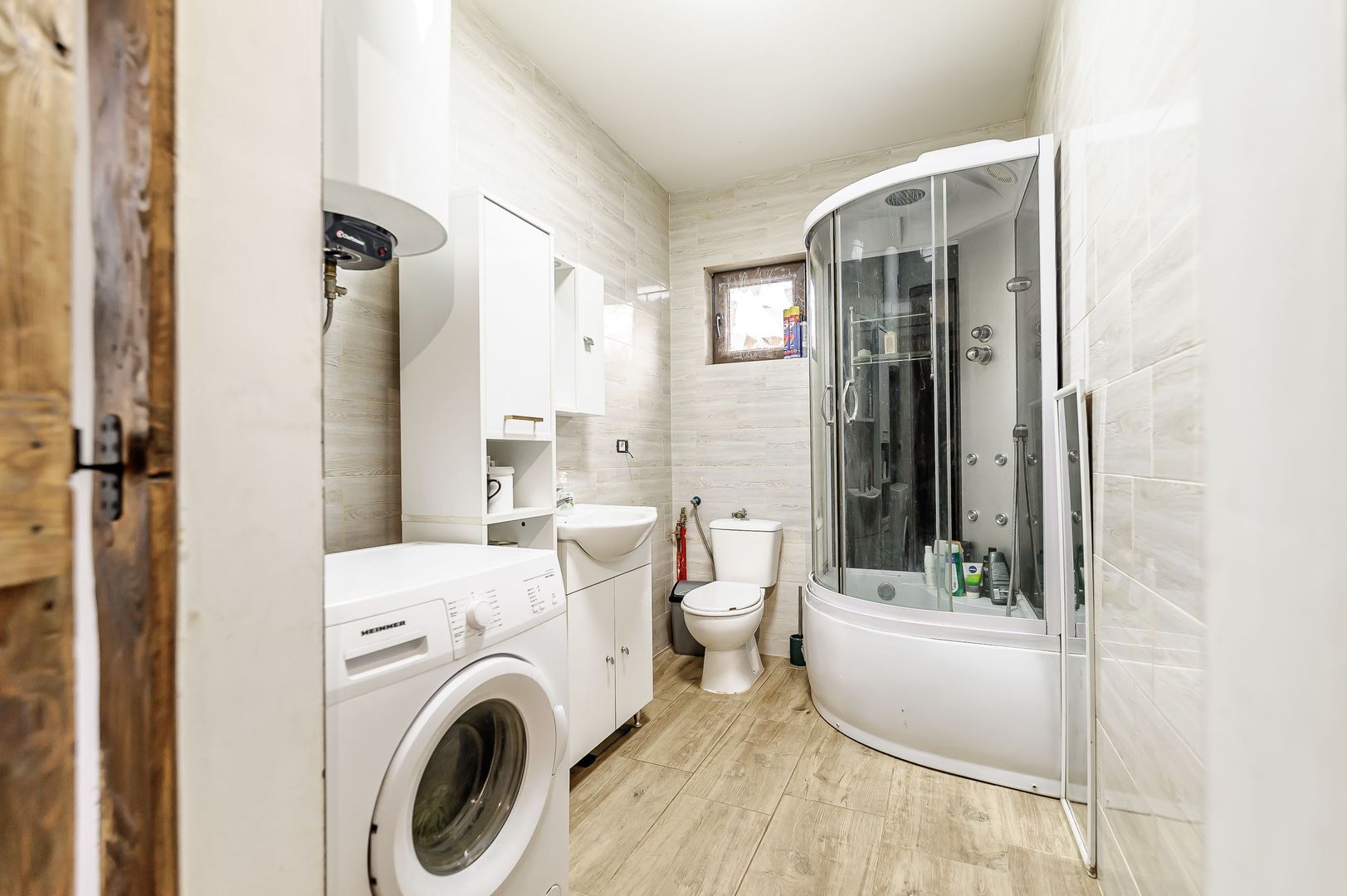 PROPRIETATE VÂNDUTĂ! Casă cochetă lângă pădure, în Zădăreni. - Poză 6