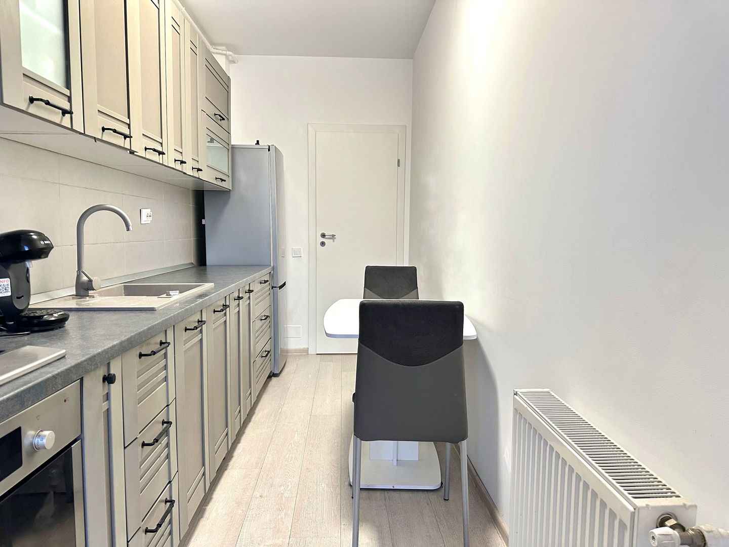 Garsonieră modernă de închiriat în Brașov, zona Coresi - Poză 4