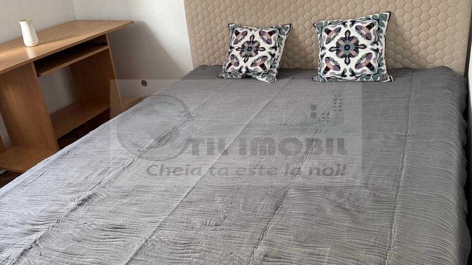 Închiriez apartament cu 2 camere Podu Ros 450 euro - Poză 6