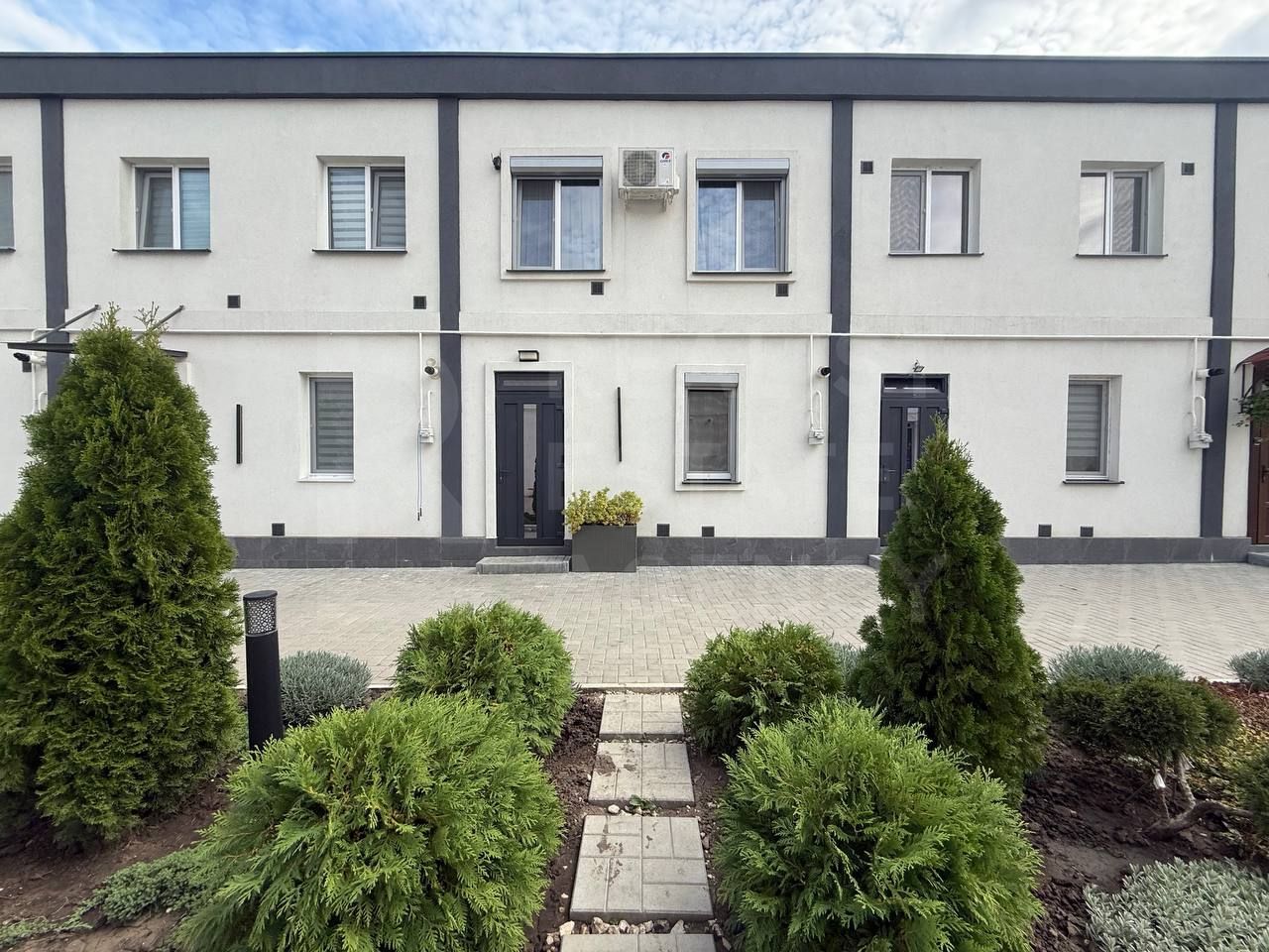 Vânzare, casă, 2 nivele, 3 camere, strada Miorița, Colonița. - Poză 1