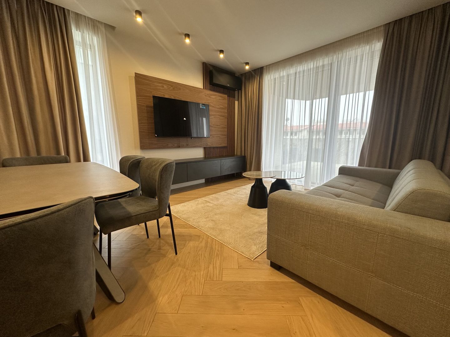 PIPERA - Iancu Nicolae | 2 Camere Lux - 2 Bai | Piscina + Parcare - Poză 1