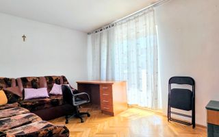Apartament 3 camere, 2 bai, balcon, zona UMF - Poză 2