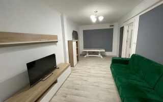 De închiriat apartament cu 3 camere, zona Piața Mare - Poză 2