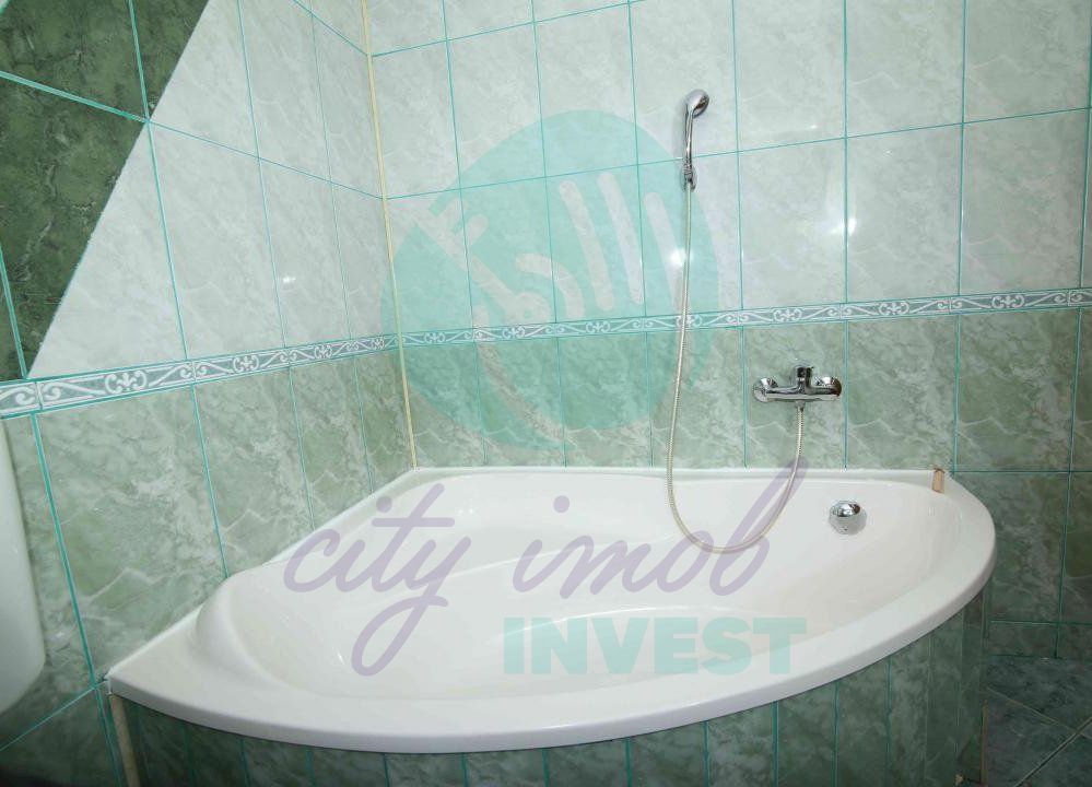 Vila cu 24 de camere cu priveliste superba ideal investitie in PREDEAL - Poză 13