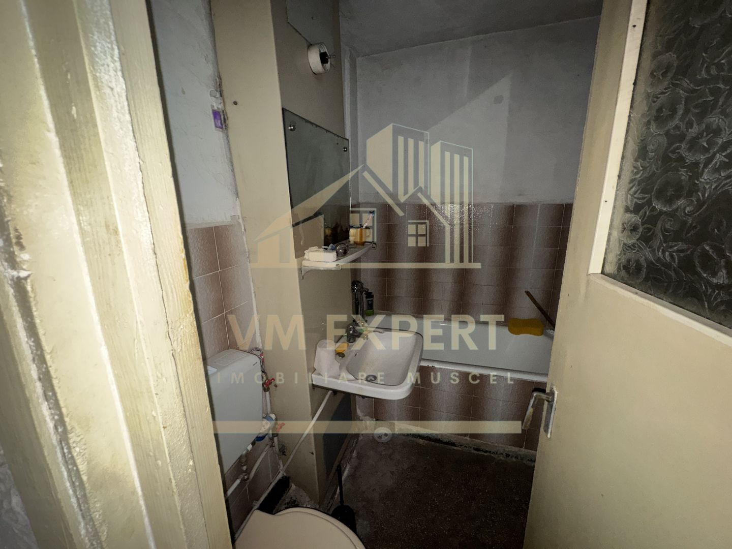 APARTAMENT 3 CAMERE ETAJ 4 VISOI CAMPULUNG - Poză 9