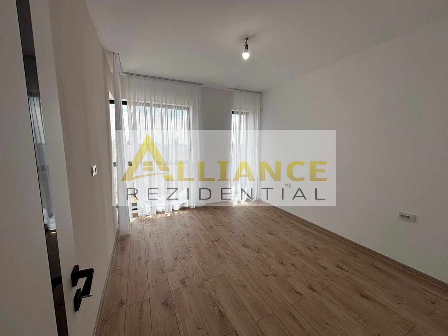 Casă individuală  3 camere 2 băi teren 375 mp ! - Poză 6