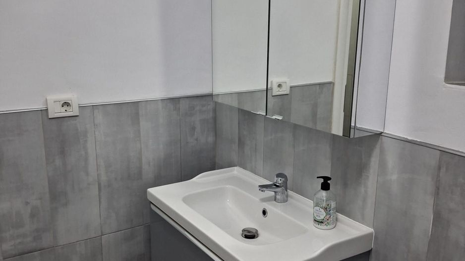 Casa  parter +1 etaj si pod in zona Prelungirea Ferentari - Zetarilor - Poză 5