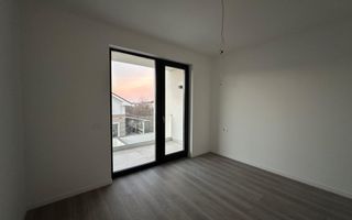 Duplex 1/2 4 camere, 3 băi, la strada principală Mosnita Veche - Poză 12