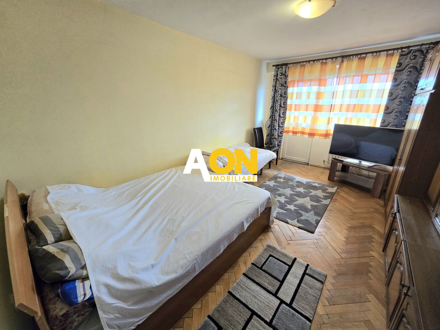 Apartament cu 3 Camere, Etaj Intermediar, Lift, Zonă Ultracentrală - Poză 3
