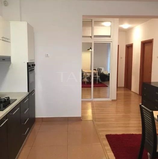 Apartament cu 3 camere de vânzare în zona Andrei Muresanu - Poză 4