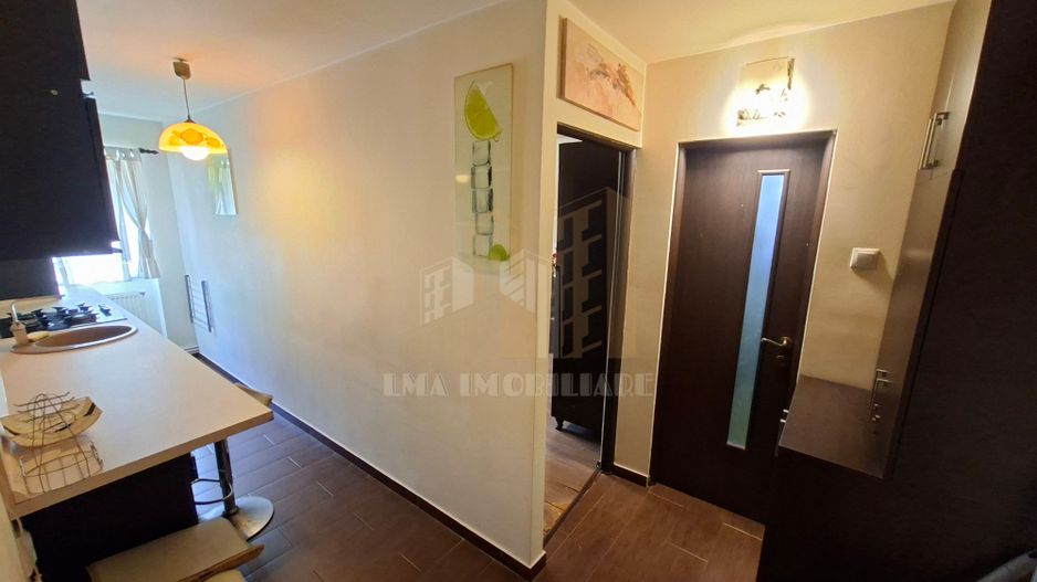 Garsoniera Centrul Civic strada Matei Basarab Brasov - Poză 1
