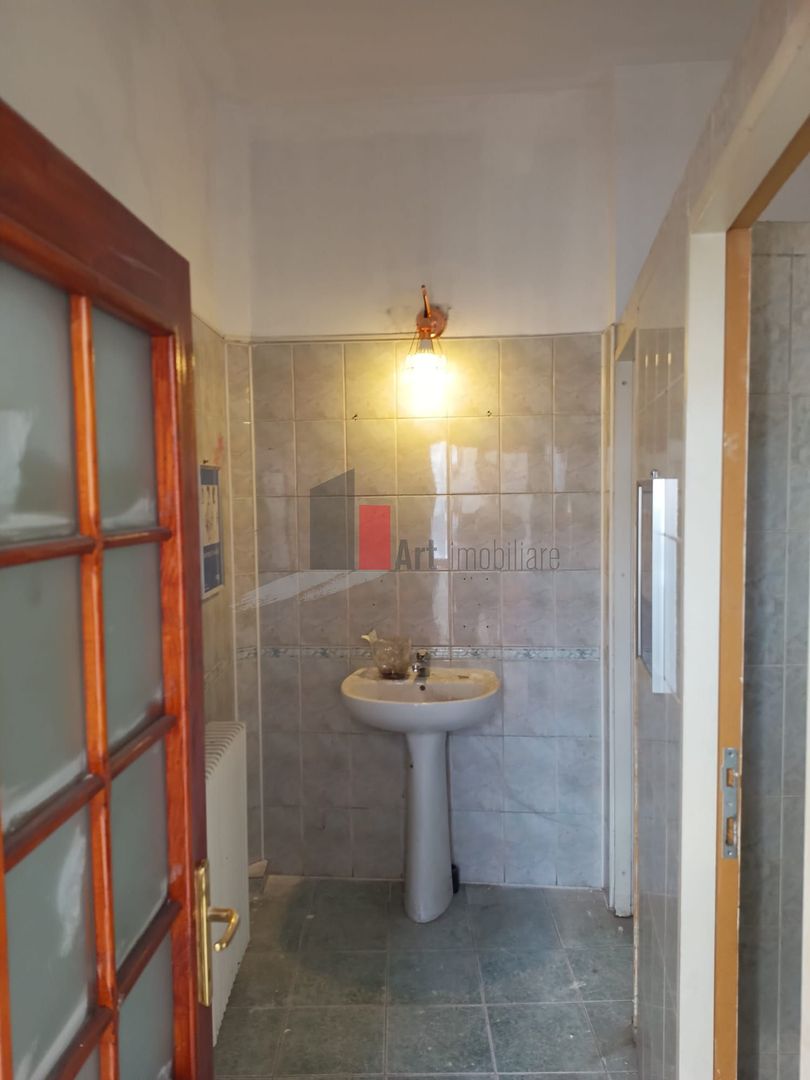Vila  de inchiriat recent renovata - Poză 8