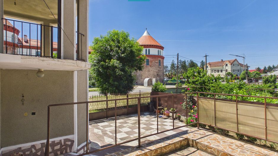 Casă/vilă cu 10 camere – Ineu, centru - Poză 19