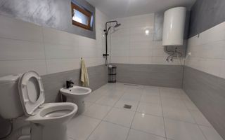 Casa de vanzare la 13 km de Onesti - Poză 23