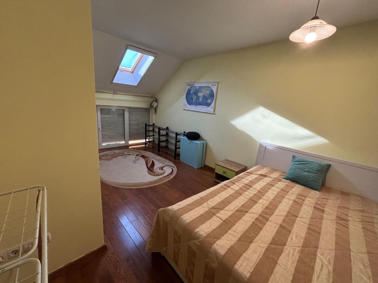 Vila deosebita aproape de padure - Poză 24