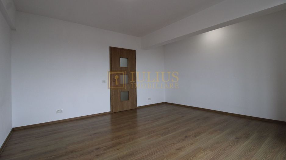 8 incaperi, 2 bai, centrala proprie, 3 locuri de parcare; Lipovei. - Poză 21