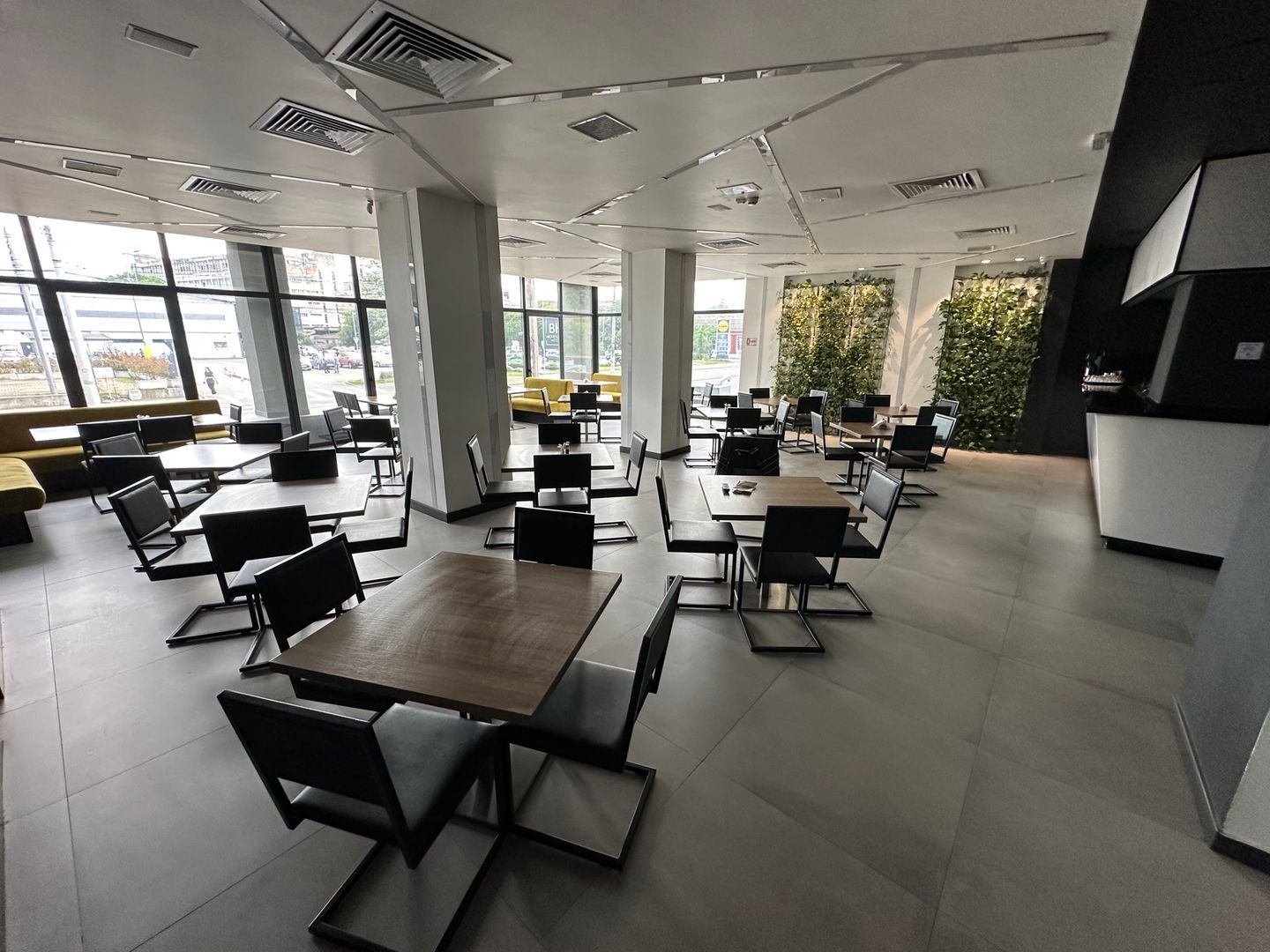 Clădire de inchiriat clinica / birouri - Poză 22