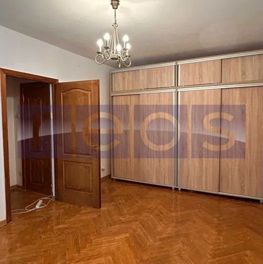 VANZARE APARTAMENT 2 CAMERE 50MP SEMIDECOMANDAT VATRA LUMINOASA MEGA MALL - Poză 3