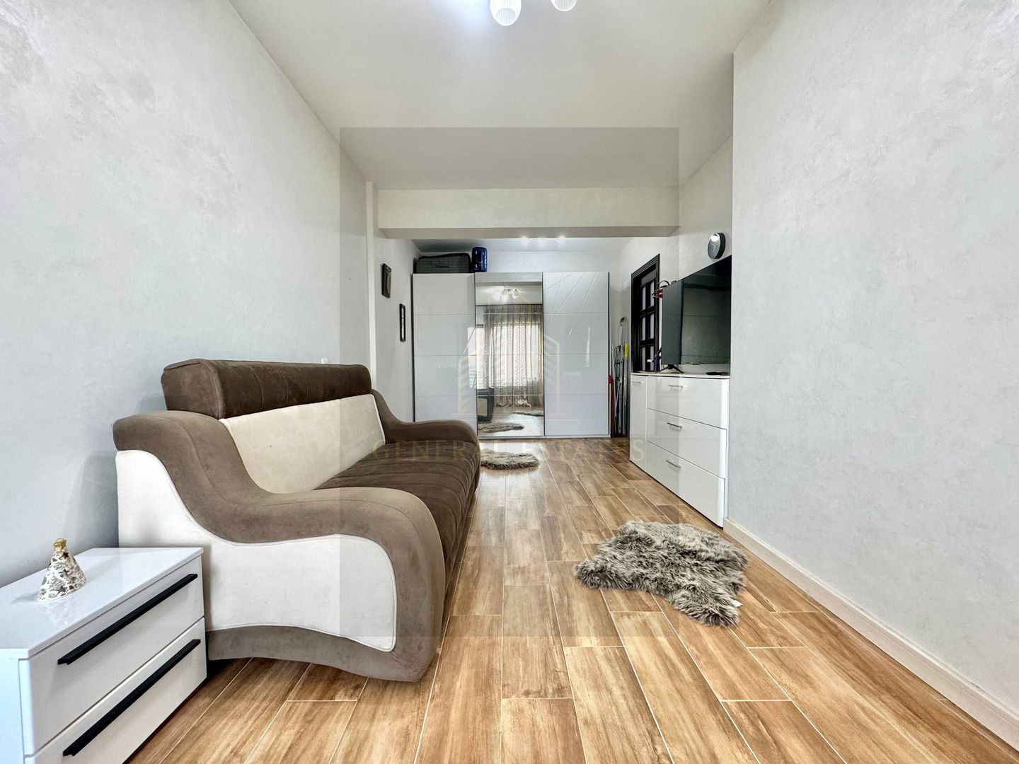 Vânzare apartament cu 2 camere, 67 m.p. - Complexul Royal Town. - Poză 3