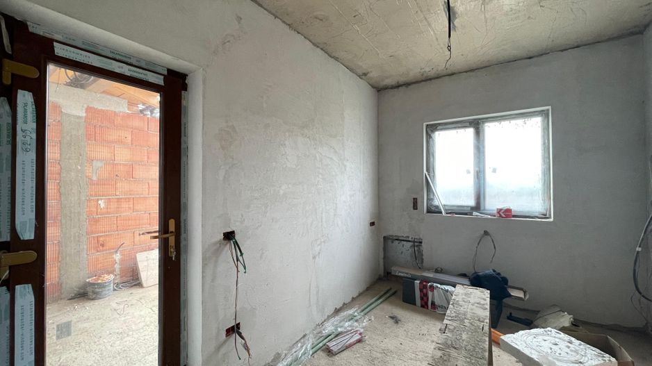 Duplex separat prin garaj si superpozitie - Poză 3