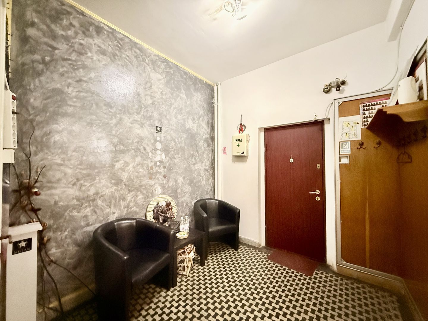 Calea Victoriei ap 2 camere cu terasa parter risc 1 - Poză 3