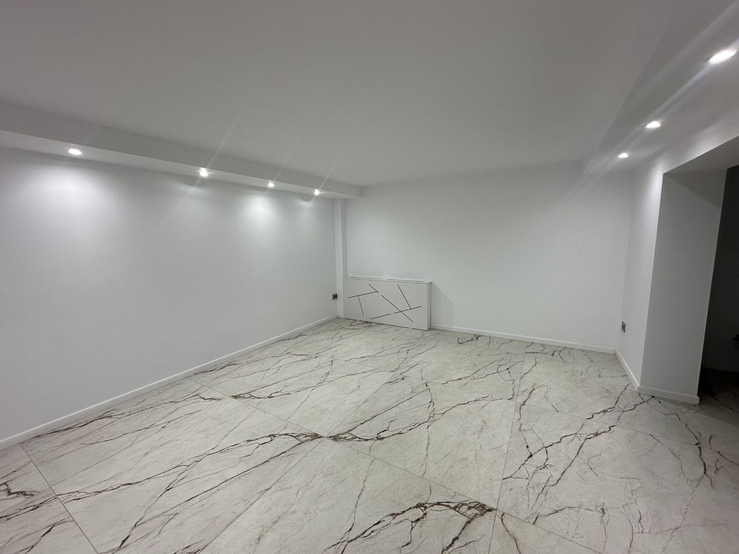 VIla S+P+1+M | Teren de 1000mp | Lift Interior | Finisata Complet - Poză 16