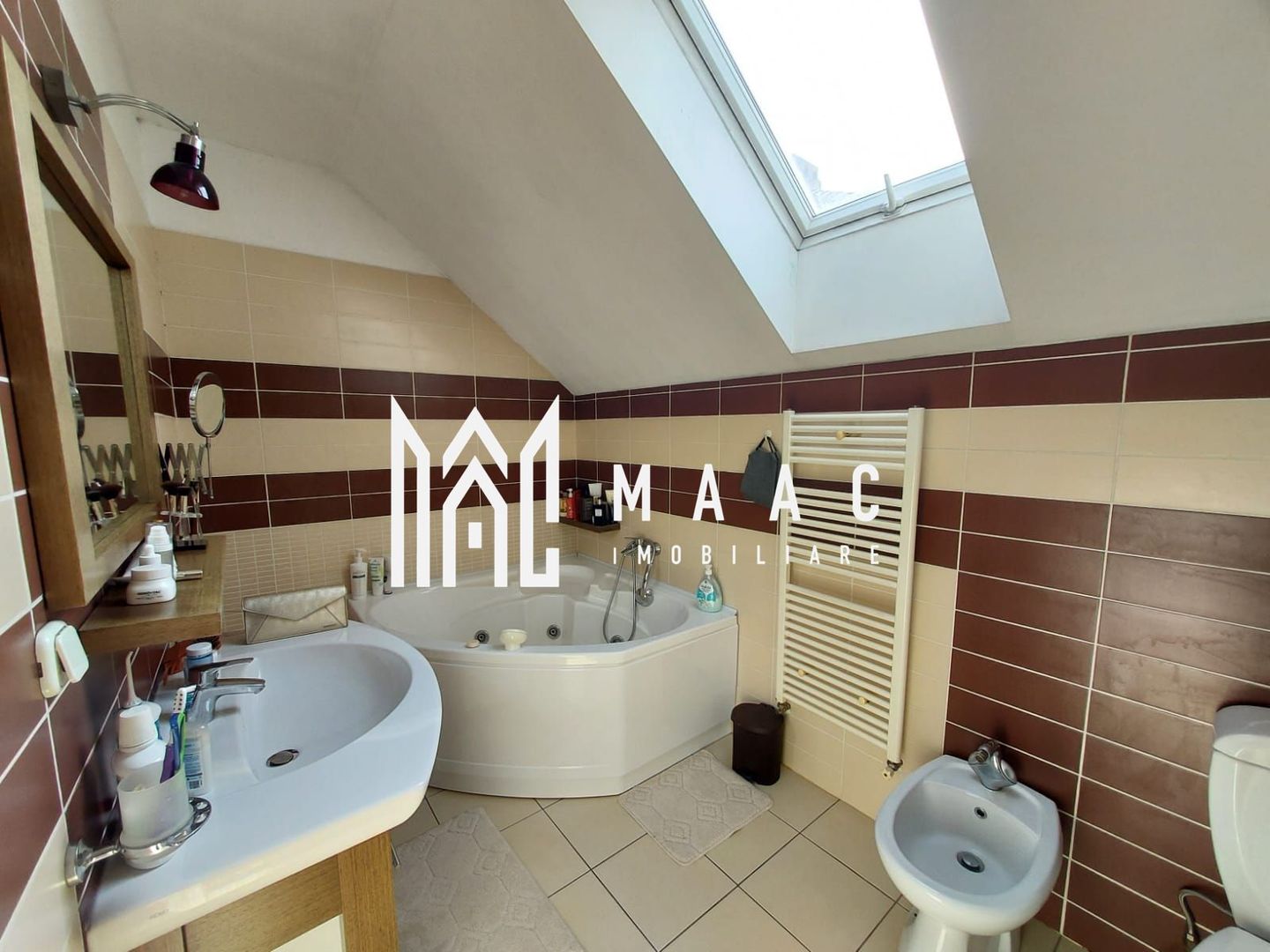 Casa 4 camere I Curte I 220 mp utili I Parcul Sub Arini - Poză 12