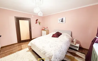Proprietate cu 8 camere și vedere spre Munții Zărandului – Drauț - Poză 13