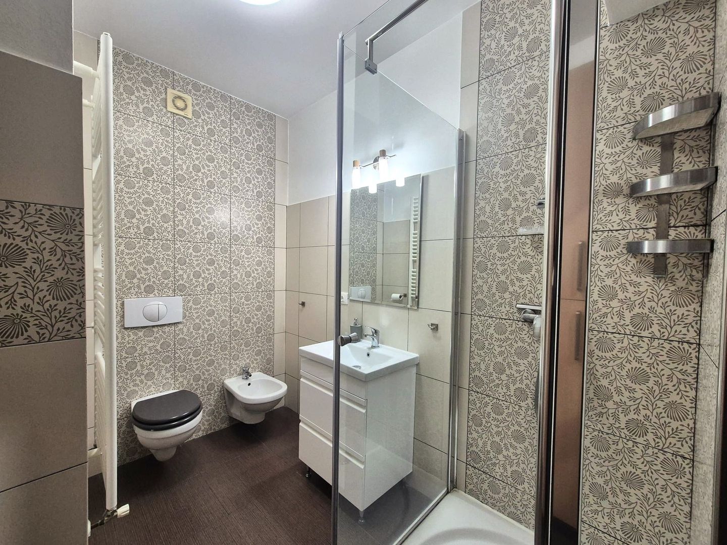 Bloc nou, sectiune mare, apartament 3 camere cu semineu, terasă mare si garaj - Poză 20