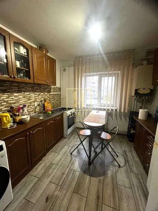 Apartament 3 camere decomandat 80 mp Valea Lupului 89000 euro - Poză 1