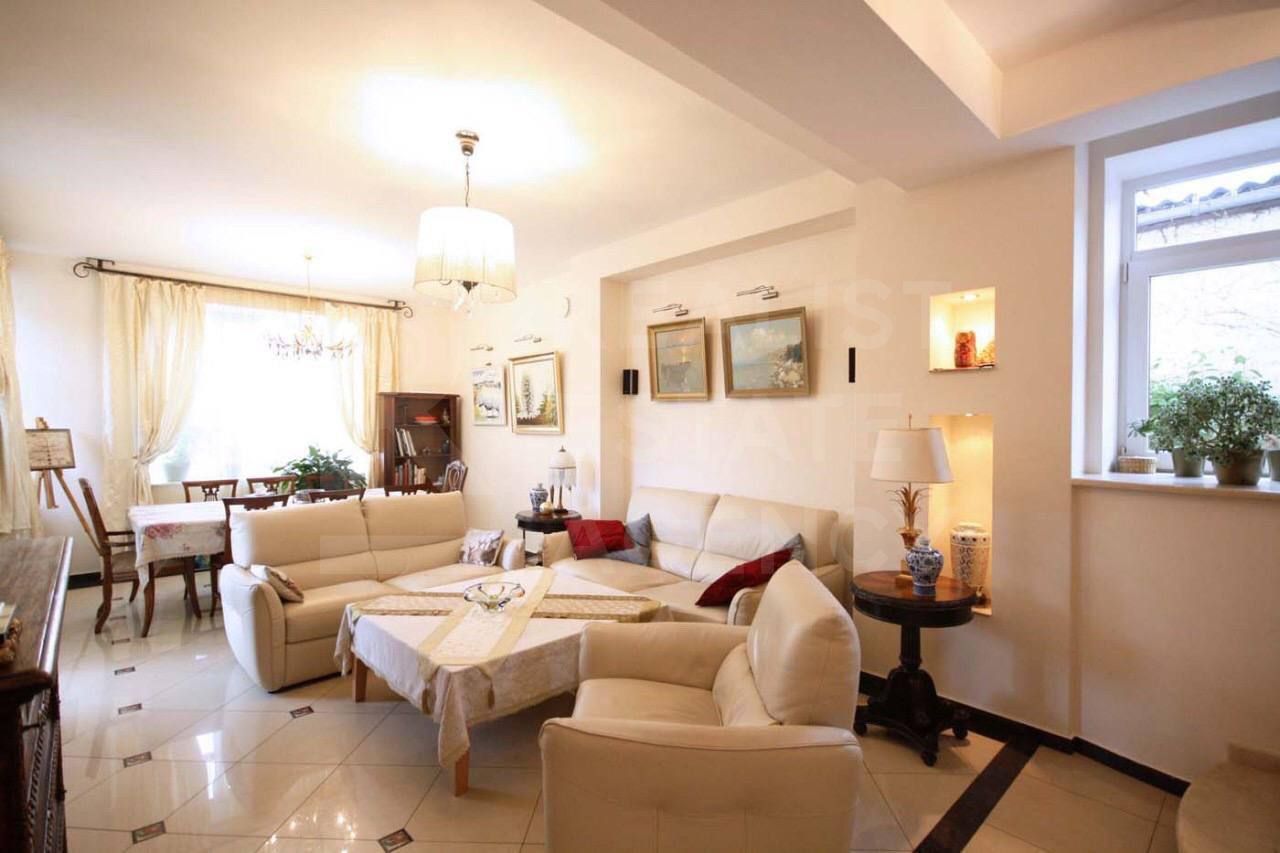 Chirie casa, 5 camere, strada Dîmbului, Centru - Poză 4