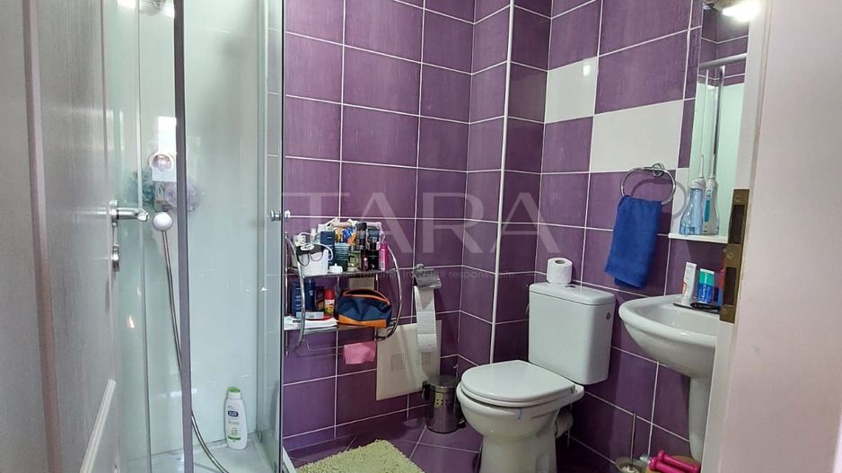 APARTAMENT IN VILA, 4 camere si terasa, Floresti central. - Poză 5