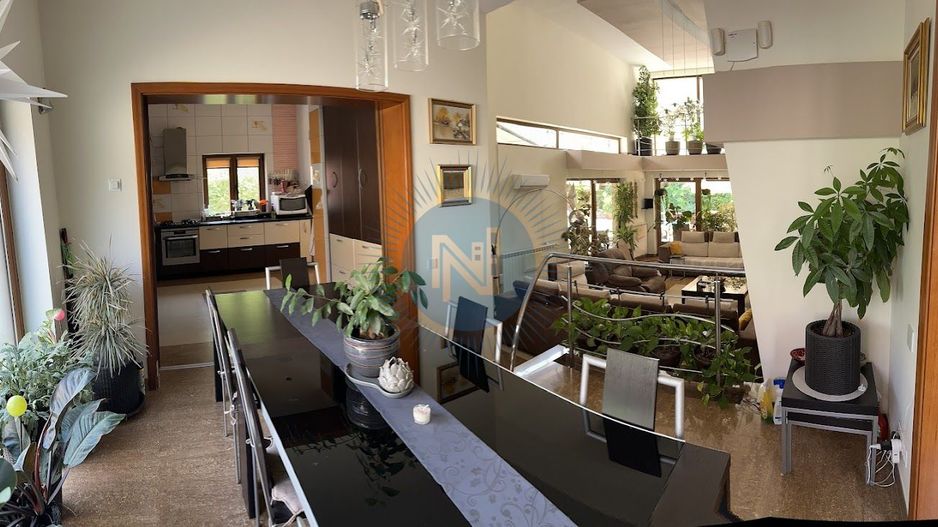 Vila cu piscina British School - Poză 19