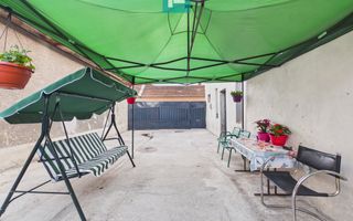 Casă P+E cu două apartamente, zona Drăgășani - Poză 6