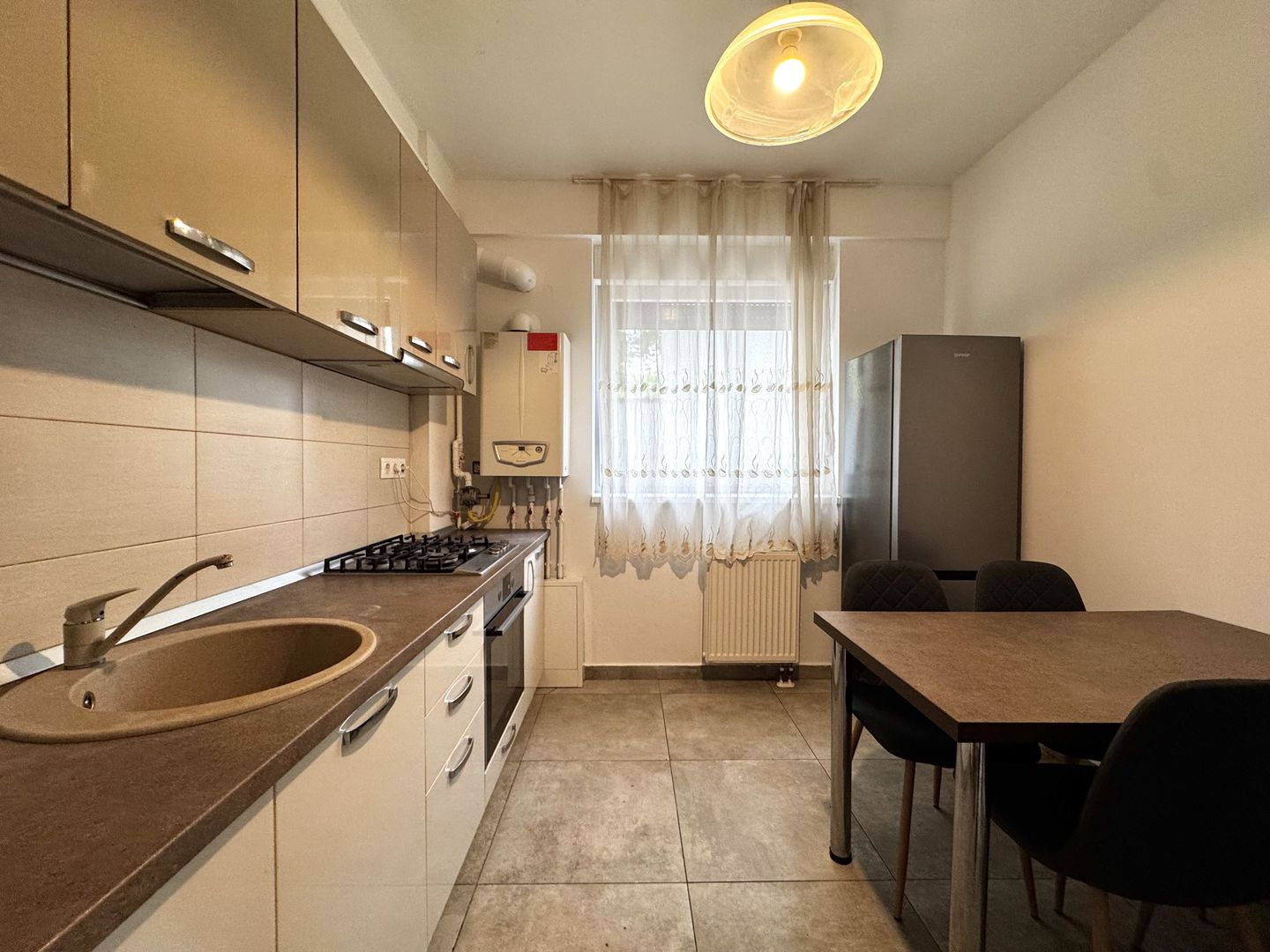 Apartment 2 camere, decomandat,  loc de parcare, Complexul Studențesc - Poză 12