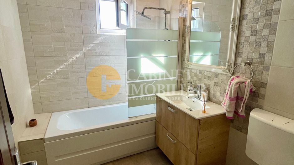 Galata - 3 Camere Decomandat - Mobilat/Utilat - 73 MP - Bloc dupa 1980 - Poză 12