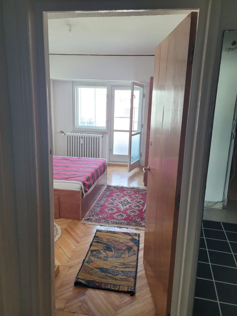 Apartament 2 camere, 2 balcoane, etaj 6, mobilat clasic, bulevardul Unirii - Poză 2