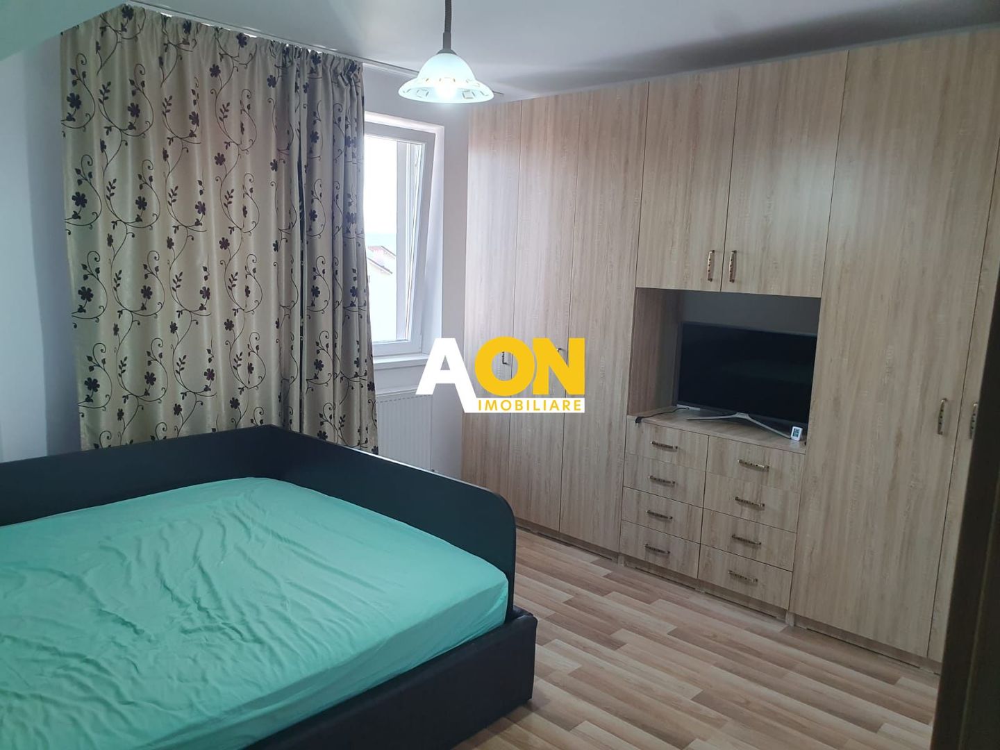 Apartament 3 Camere, Bloc Nou, Zona Cetate - Poză 3